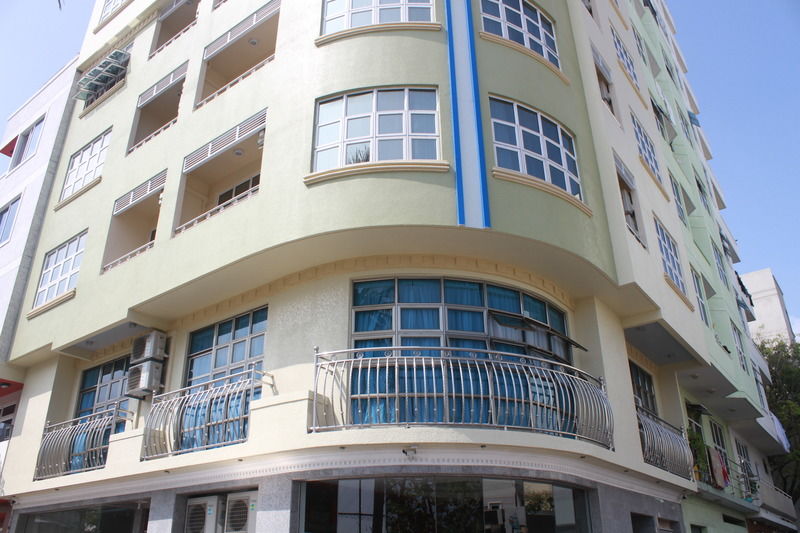 Surfview Raalhugandu Hotel Male Bagian luar foto