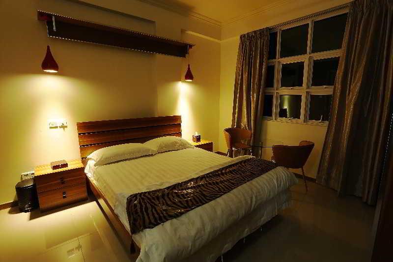 Surfview Raalhugandu Hotel Male Bagian luar foto