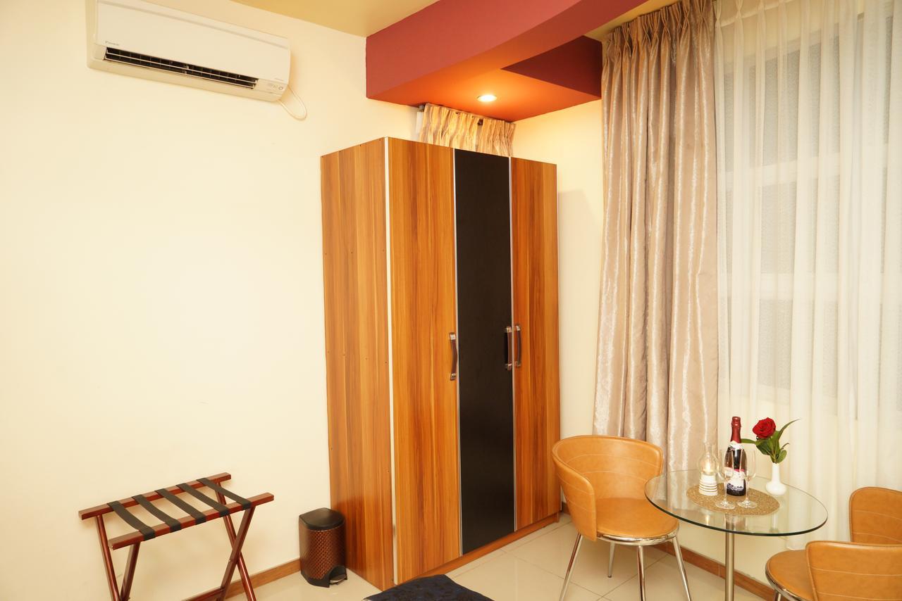 Surfview Raalhugandu Hotel Male Bagian luar foto