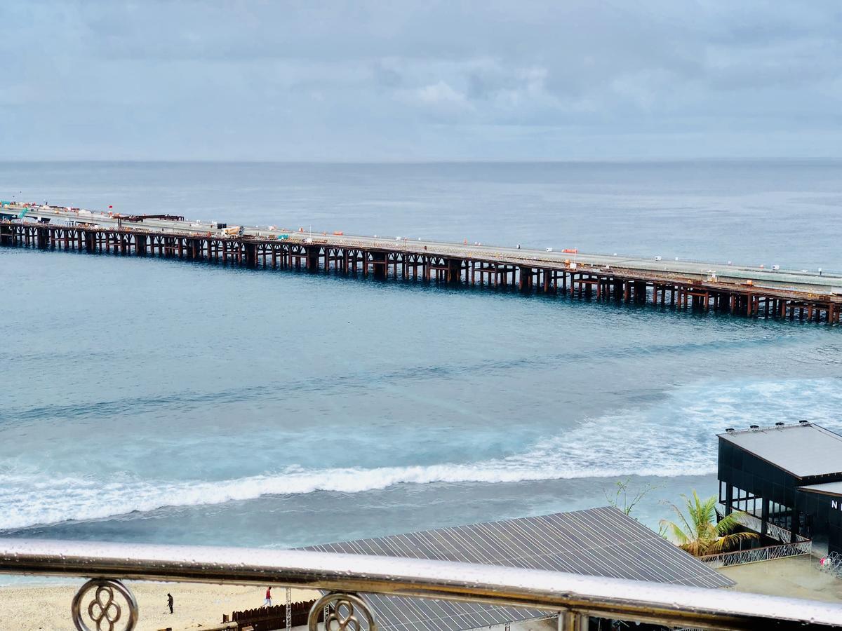 Surfview Raalhugandu Hotel Male Bagian luar foto